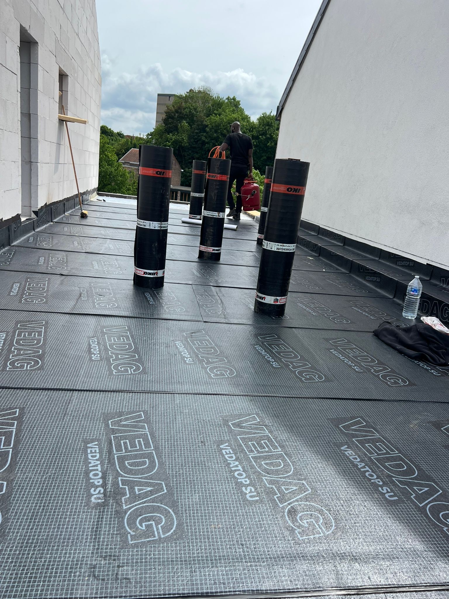 Pose de membrane sur toit plat